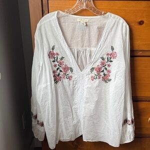 Torrid women’s pretty top